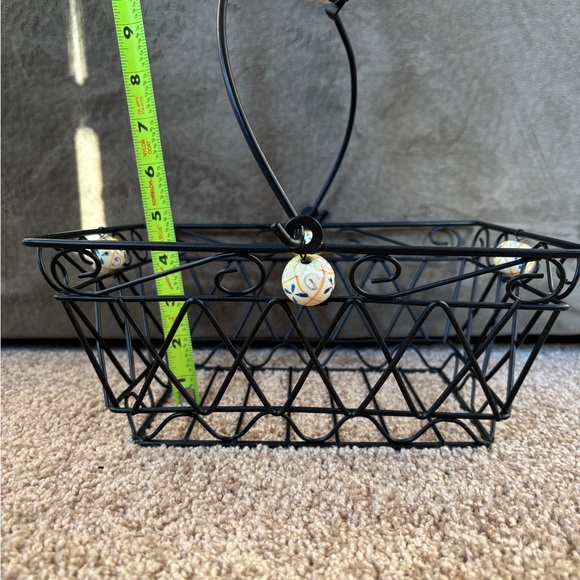 Vintage Black Metal Wire Basket Porcelain Handle and Accents Mackenzie Childs - Picture 7 of 16